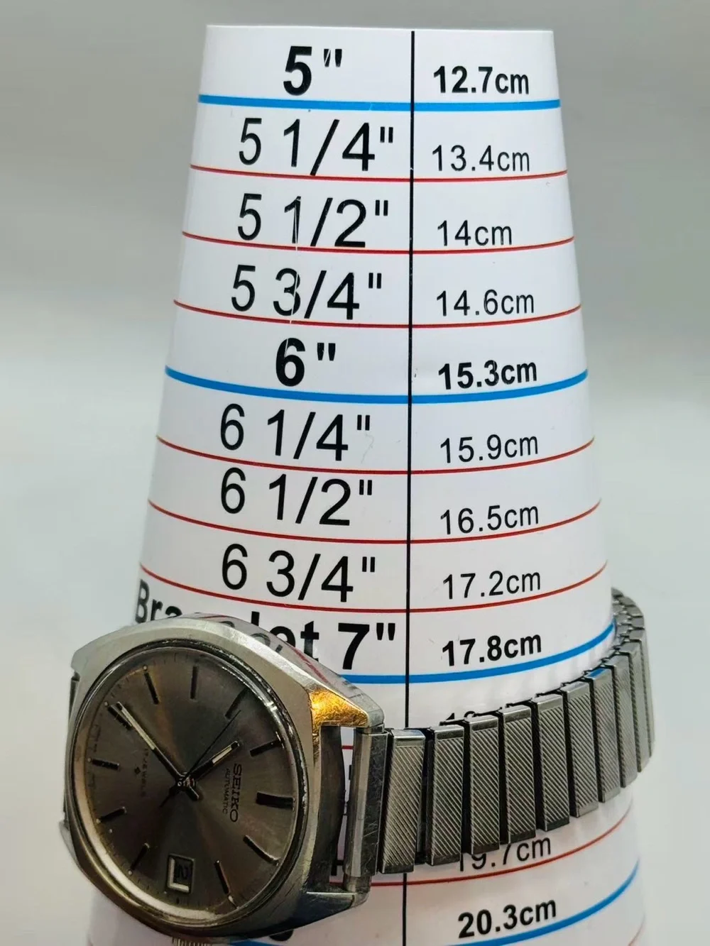Vintage Seiko Men’s Automatic 17 Jewels Date 36mm Silver Dial Stretch Band Runs